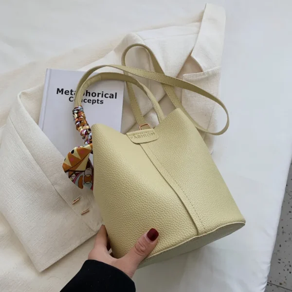 Large Capacity Bag for Women Summer New Fashion Trendy Shoulder Bag Textured Niche Crossbody Bucket Bag