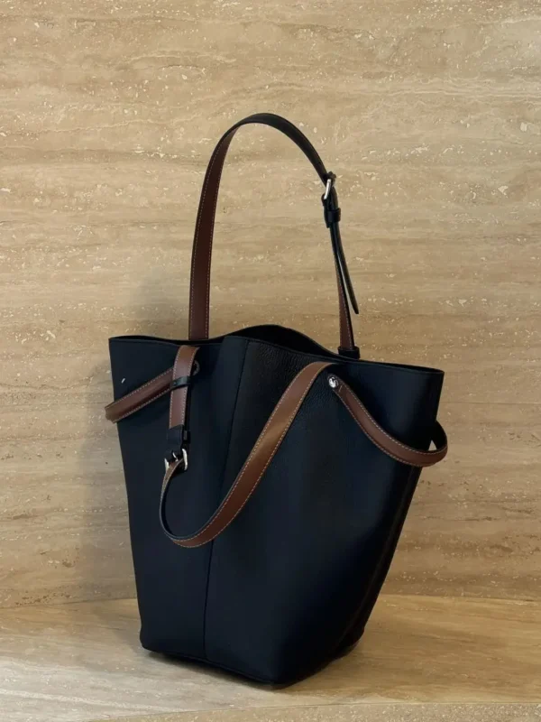 Large Capacity Bucket Bag Dark Style Handheld Leather Sewing Line Commuter Tote Bag Neutral Minimalist Style Single Shoulder Bag - Image 10