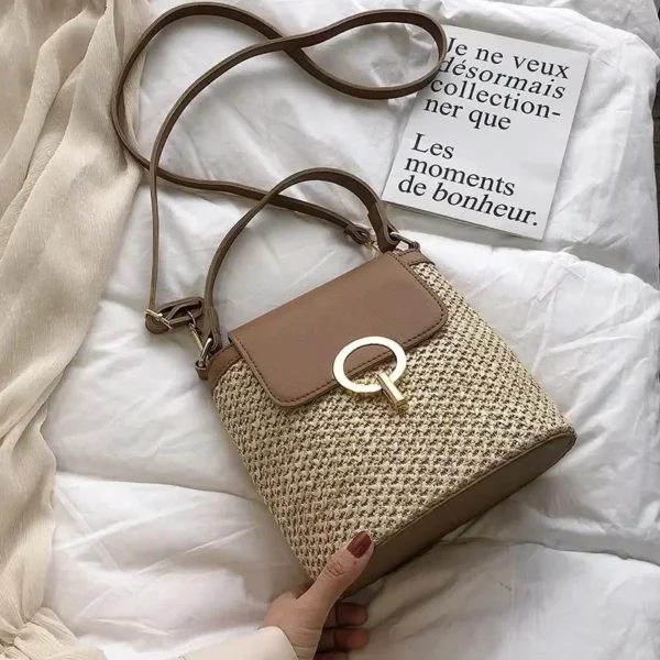 2025 New Fashion Trend Korean Version Versatile Fashion Handheld Crossbody Bucket Bag Beach Vacation Woven Women's Bag - Image 5