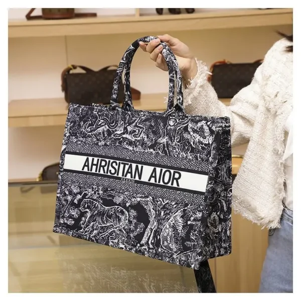 new fashion designer versatile shoulder bag Large capacity canvas handbag for women ethnic style printed travel shopping bag - Image 24