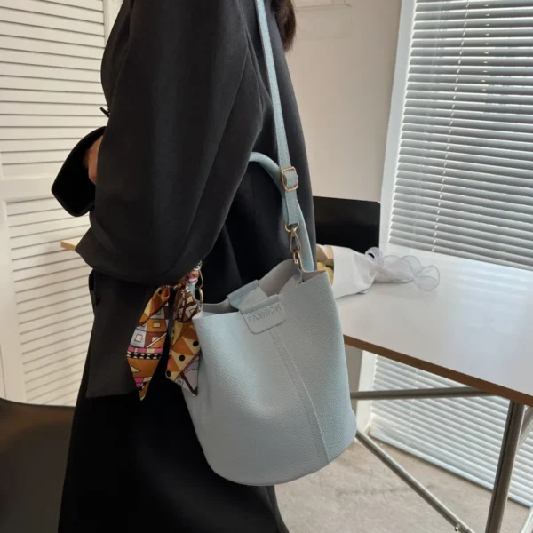Large Capacity Bag for Women Summer New Fashion Trendy Shoulder Bag Textured Niche Crossbody Bucket Bag - Image 4