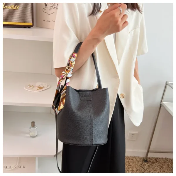 Large Capacity Bag for Women Summer New Fashion Trendy Shoulder Bag Textured Niche Crossbody Bucket Bag - Image 15