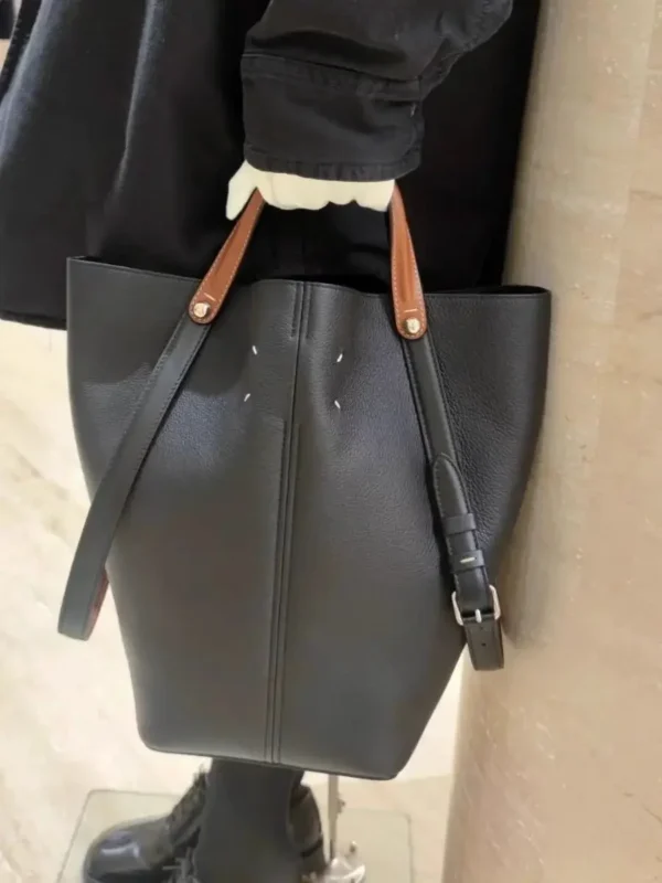Large Capacity Bucket Bag Dark Style Handheld Leather Sewing Line Commuter Tote Bag Neutral Minimalist Style Single Shoulder Bag - Image 13